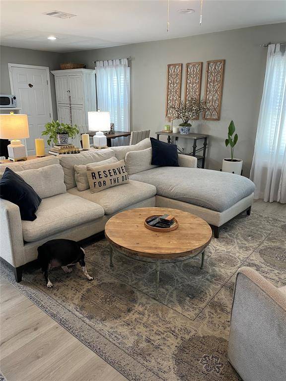 1213 S 31st Street, Beverly Hills, TX 76711