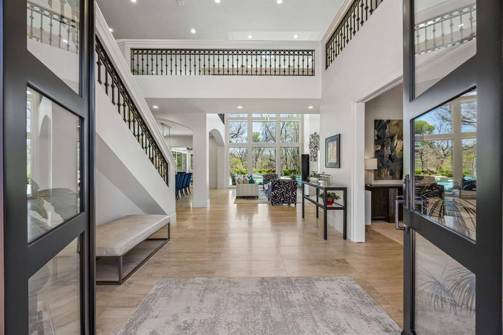18752 Wainsborough Lane, Dallas, TX 75287