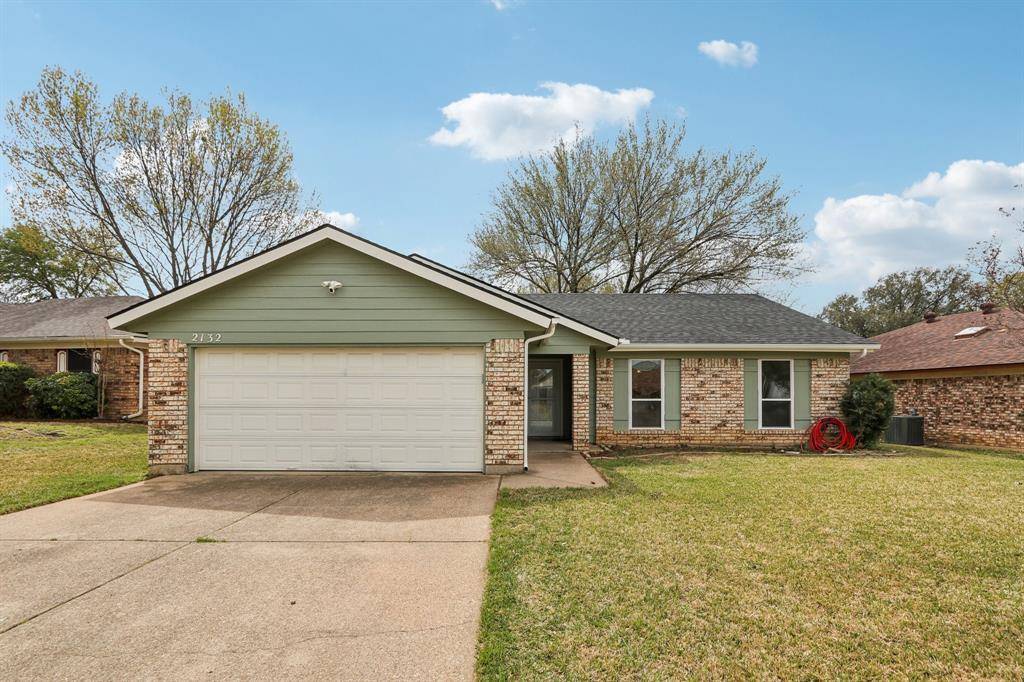 2132 Reverchon Drive, Arlington, TX 76017