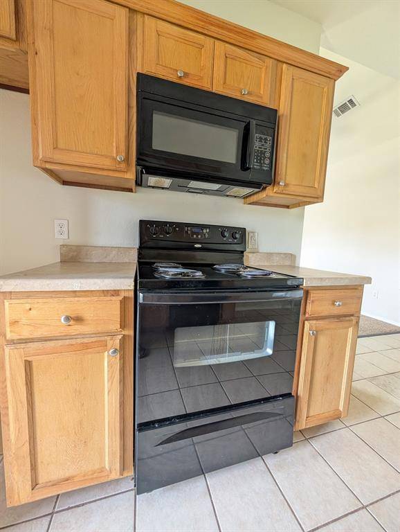 120 Collett Court, Weatherford, TX 76088