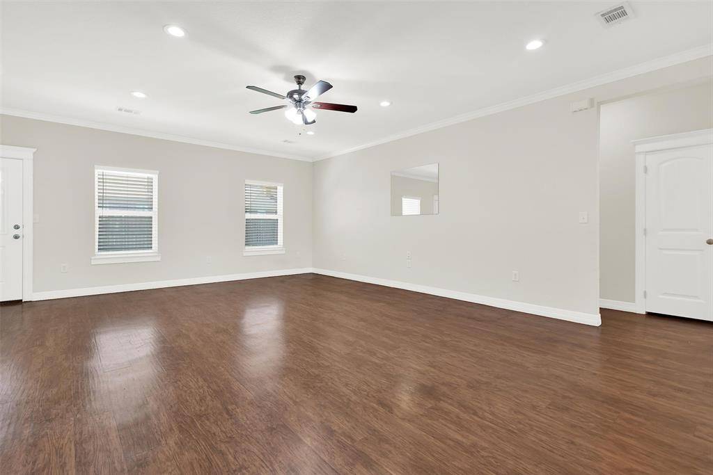 105 Ashlyn Court, Whitesboro, TX 76273