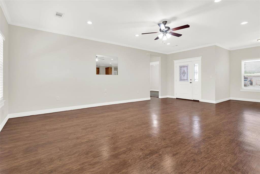 105 Ashlyn Court, Whitesboro, TX 76273