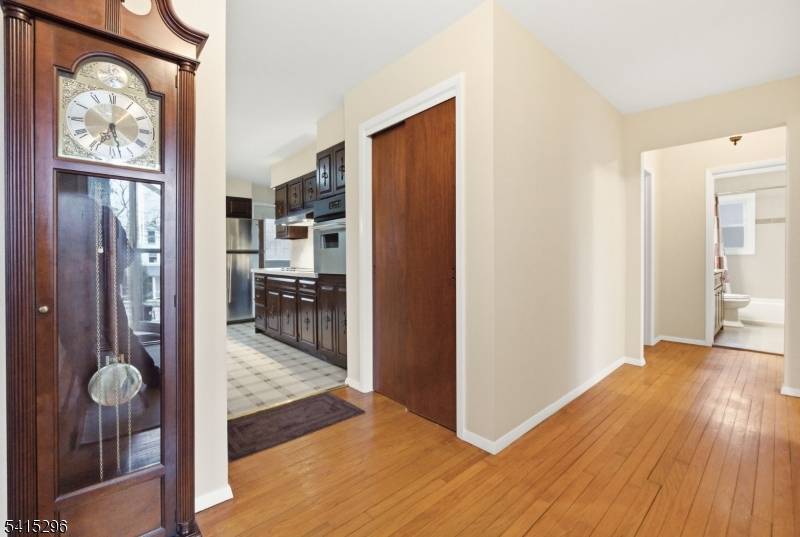 14 Hill Rd, Stanhope Boro, NJ 07874