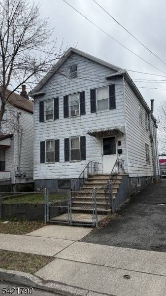 614 S Park St, Elizabeth City, NJ 07206