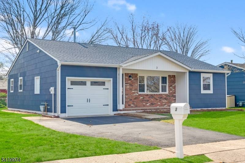 3 Pembroke Ln, Berkeley Twp., NJ 08757