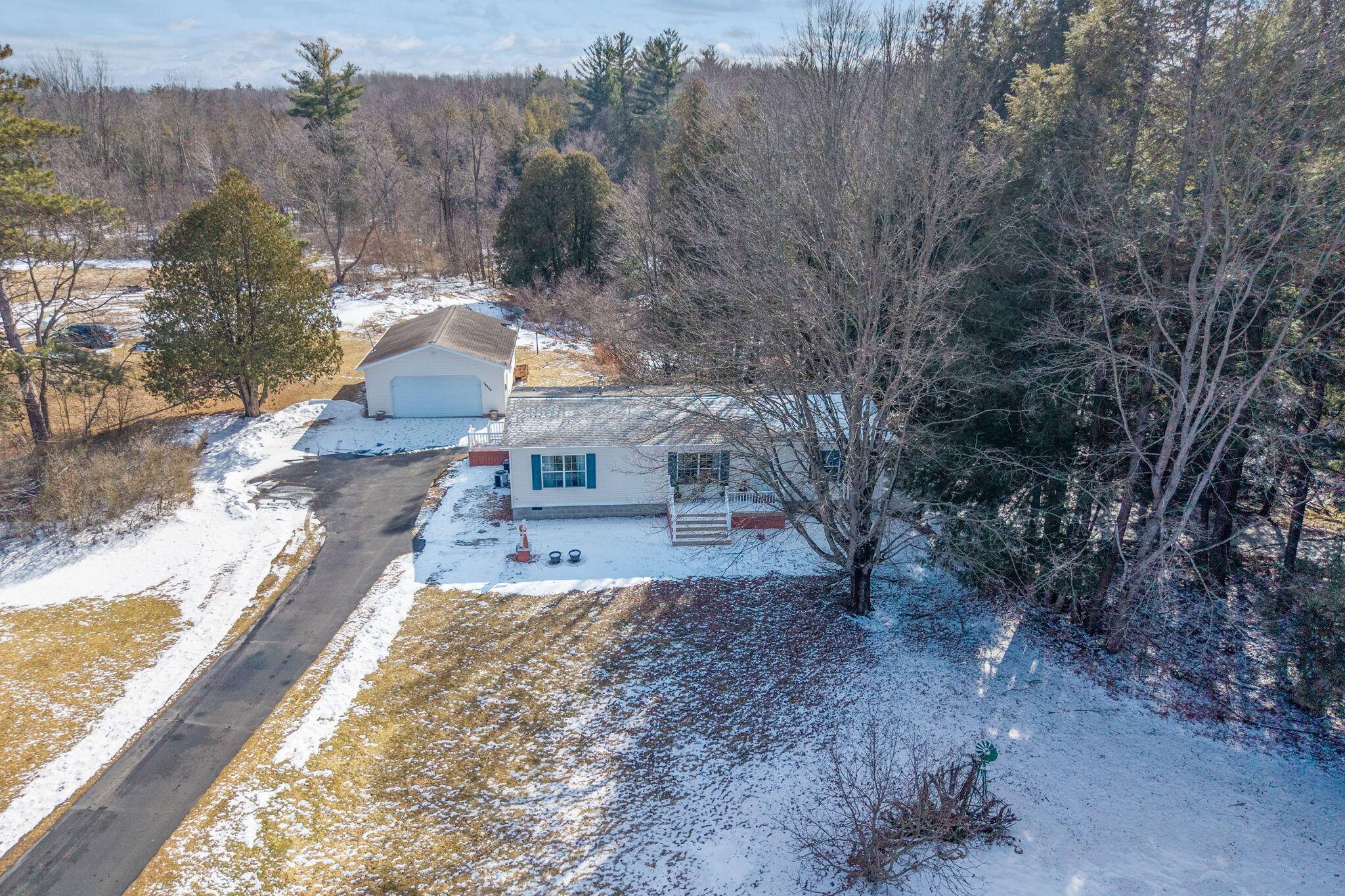 12459 Pierce RD, Austin Twp, MI 49346