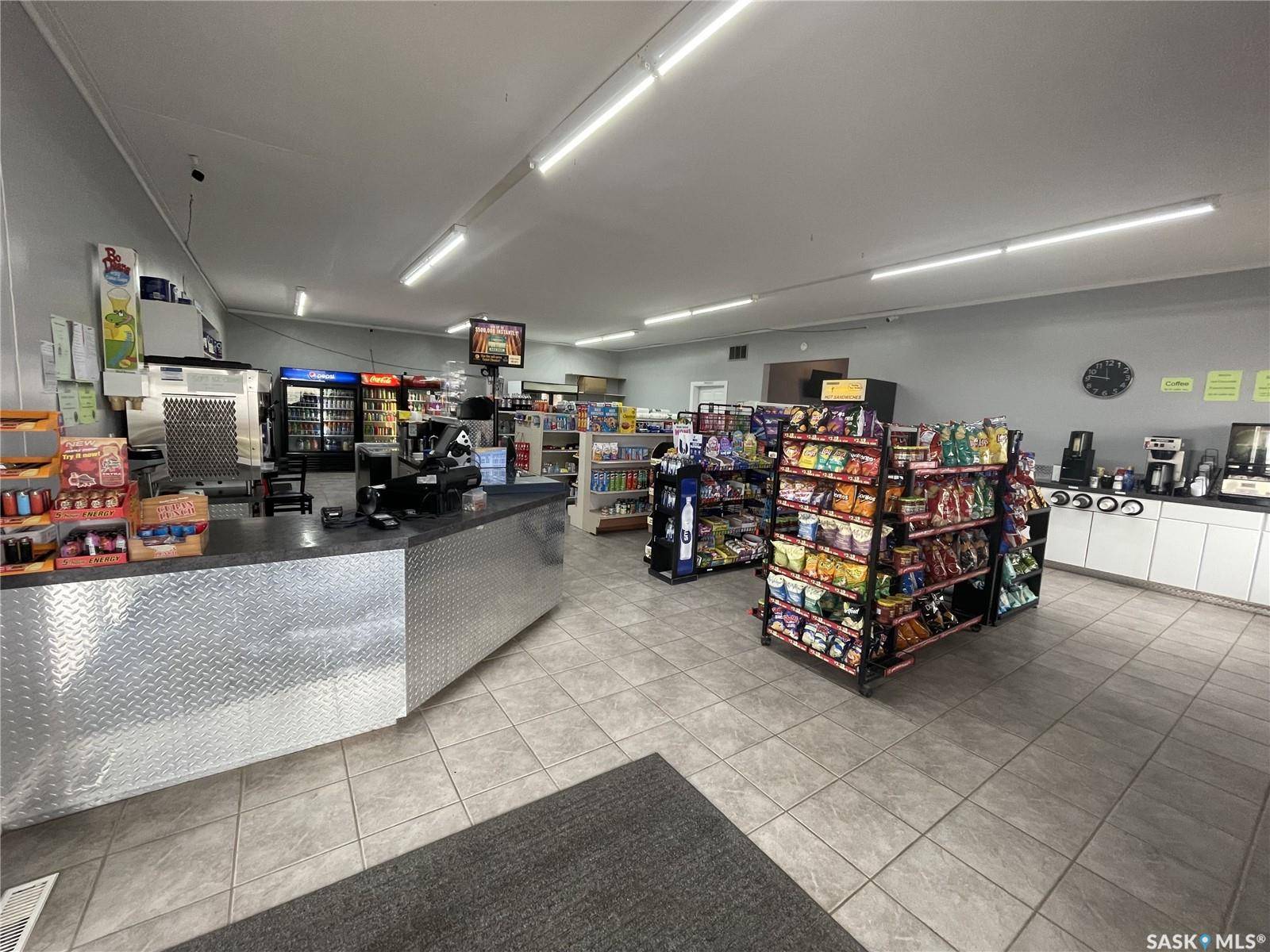 406-410 Railway AVENUE, Eston, SK S0L 1A0