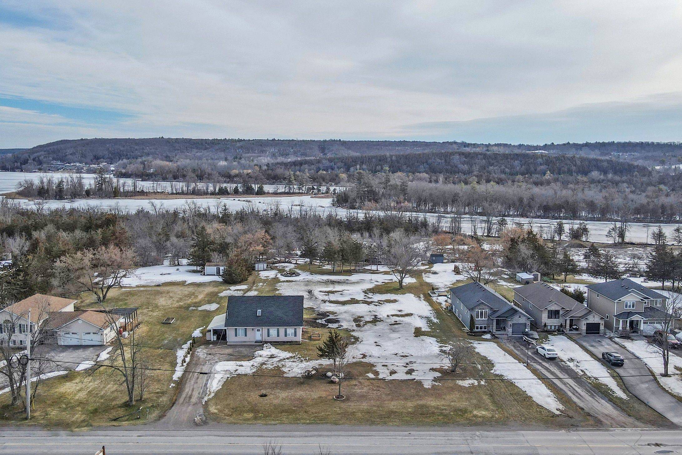 20 Glen Ross RD, Quinte West, ON K0K 2C0