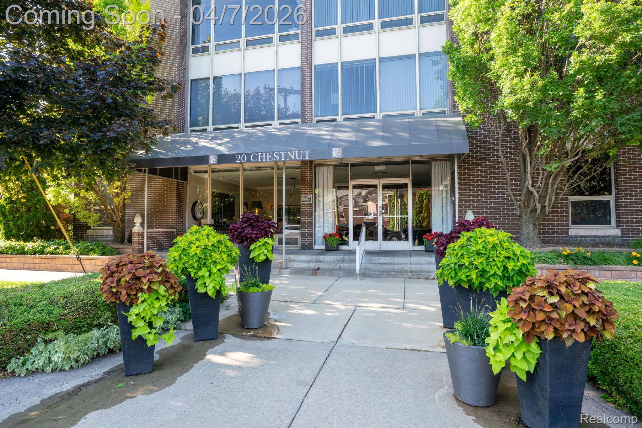 20 Chestnut ST #302, Wyandotte, MI 48192