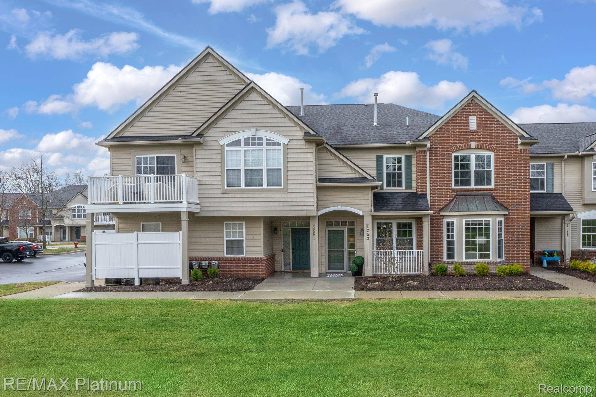 4253 Hampton Ridge BLVD, Genoa Township, MI 48843