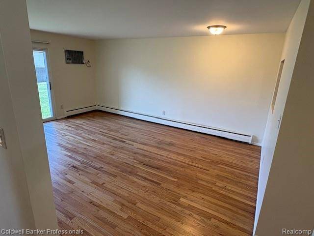 4190 Rochester RD #112, Royal Oak, MI 48073