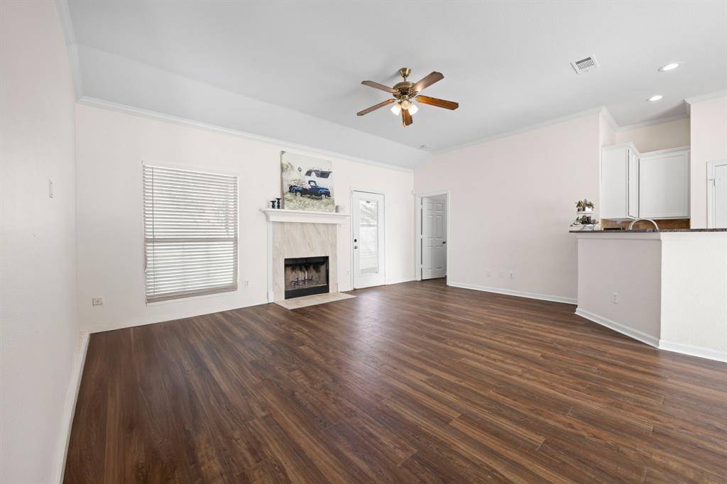 7 Saint Charles Place, Midlothian, TX 76065