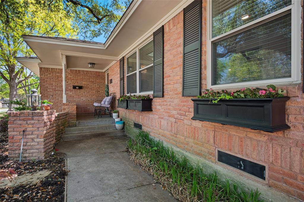 9906 Crestwick Drive, Dallas, TX 75238