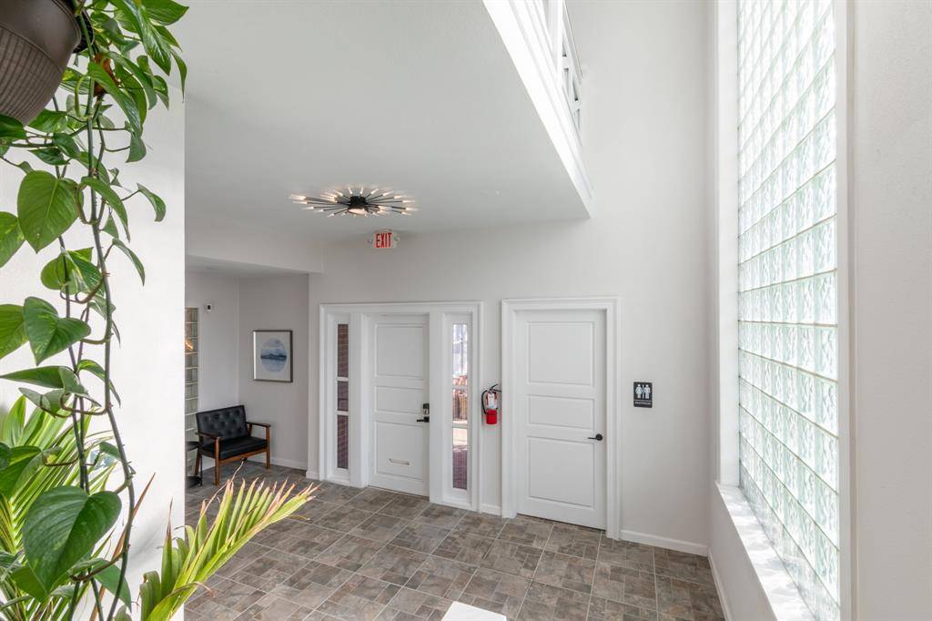 1307 W Abram Street #100, Arlington, TX 76013