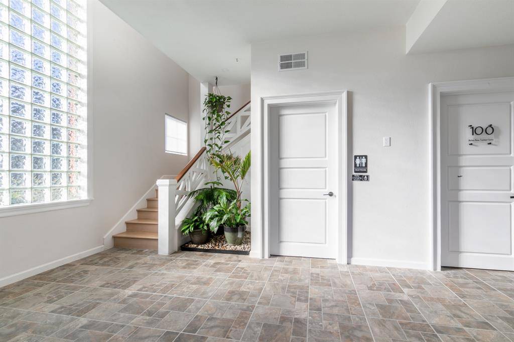 1307 W Abram Street #100, Arlington, TX 76013