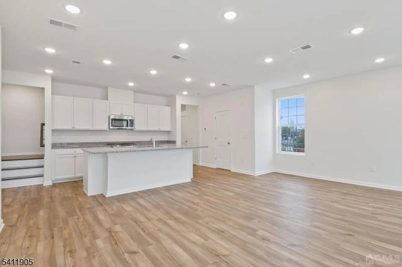 735 Station Rd #1, Dunellen Boro, NJ 08812