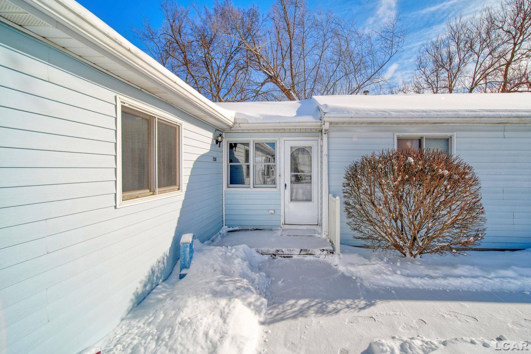 128 Irwin ST, Brooklyn, MI 49230