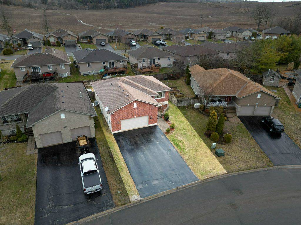 27 Forest Valley DR, Quinte West, ON K0K 2C0