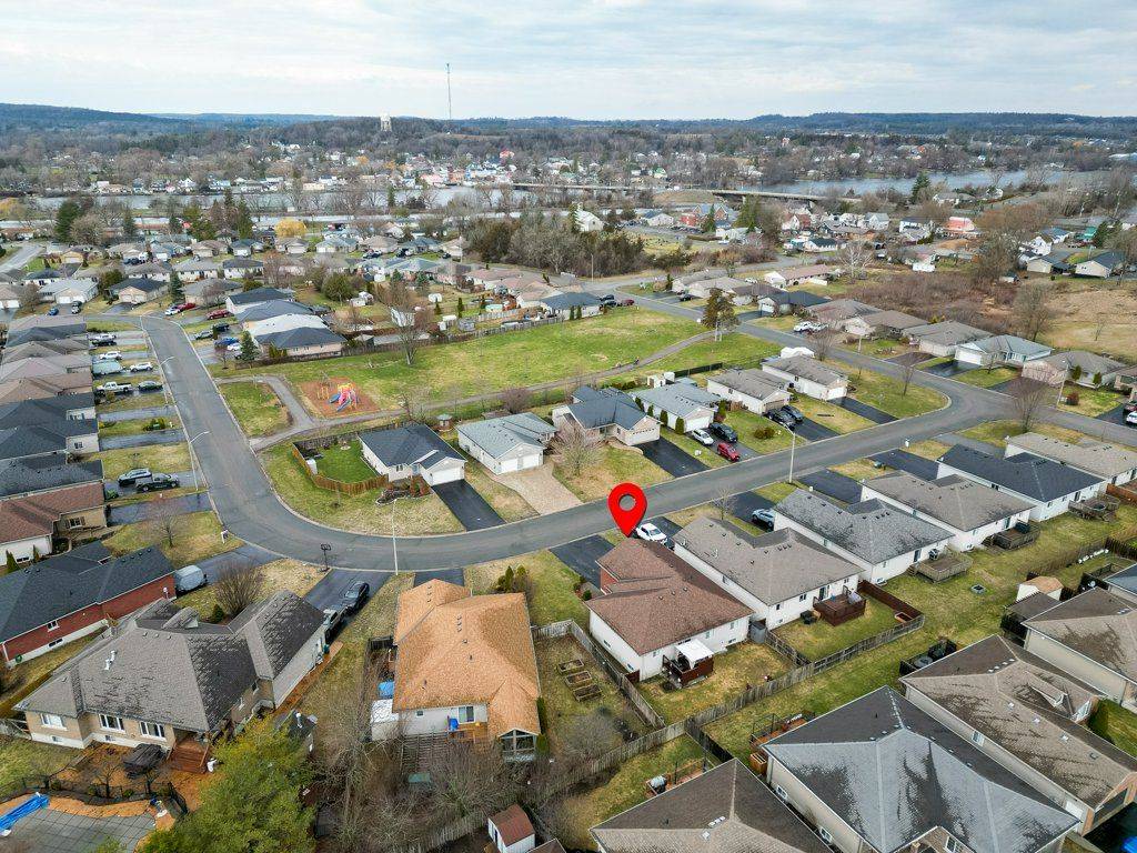 27 Forest Valley DR, Quinte West, ON K0K 2C0