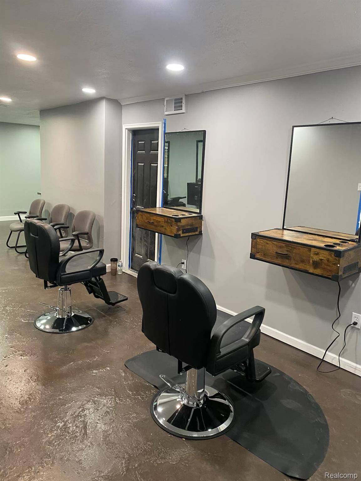 17306 W 7 Mile RD, Detroit, MI 48235