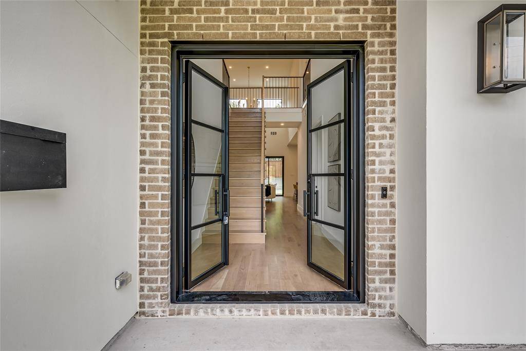 8815 San Leandro Drive, Dallas, TX 75218