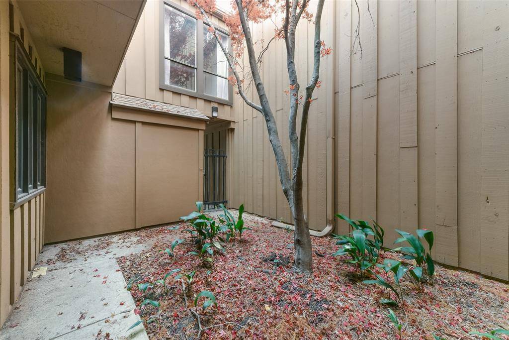 3161 Golden Oak, Farmers Branch, TX 75234