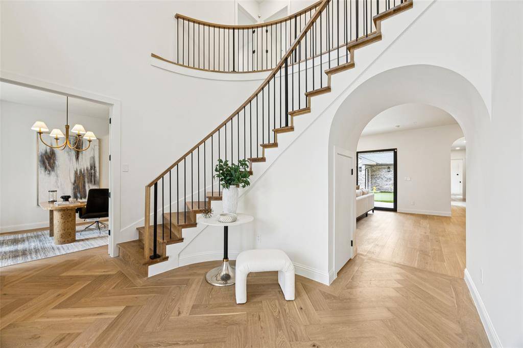 6860 Southridge Drive, Dallas, TX 75214