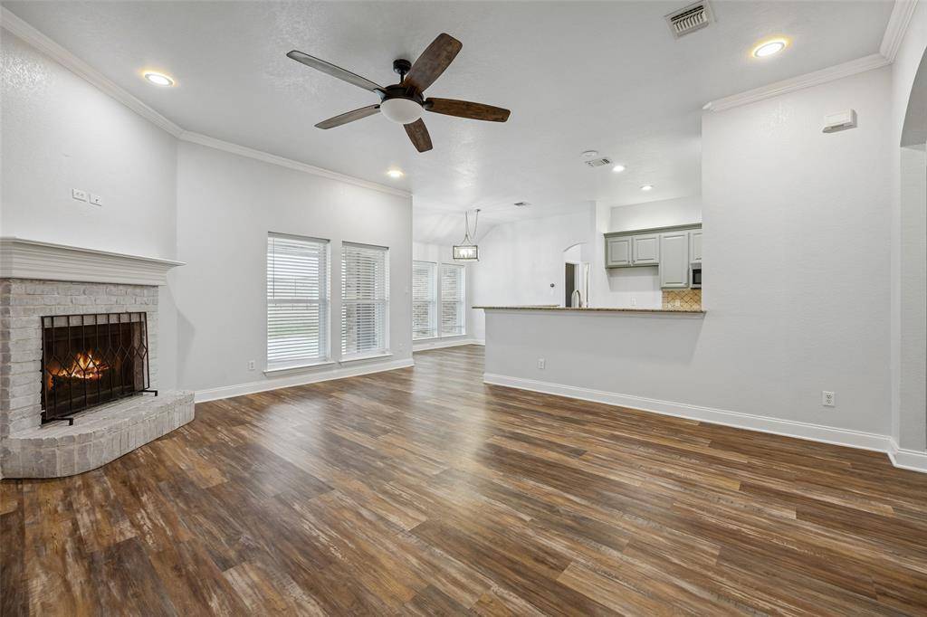 118 Deertail Drive, Azle, TX 76020