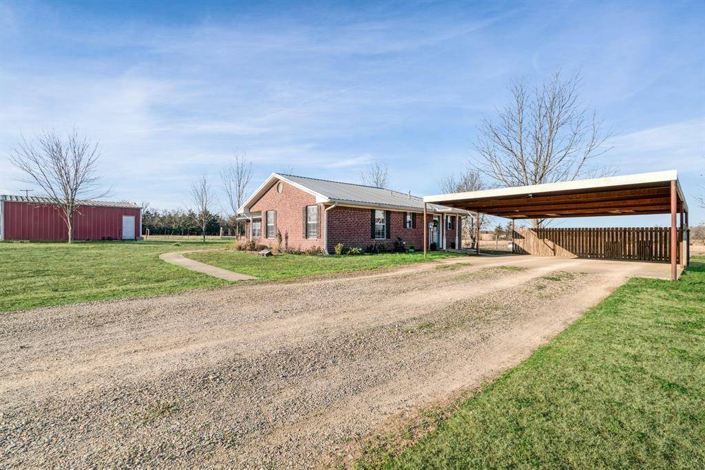 1034 COUNTY ROAD 23900, Brookston, TX 75421