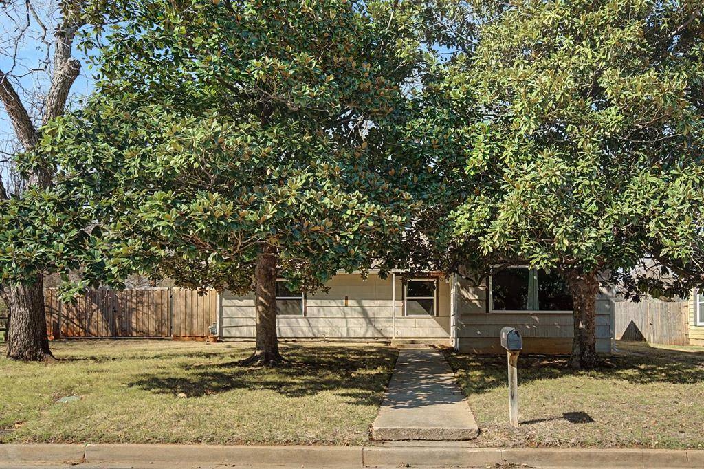 422 N Pecan Street, Arlington, TX 76011
