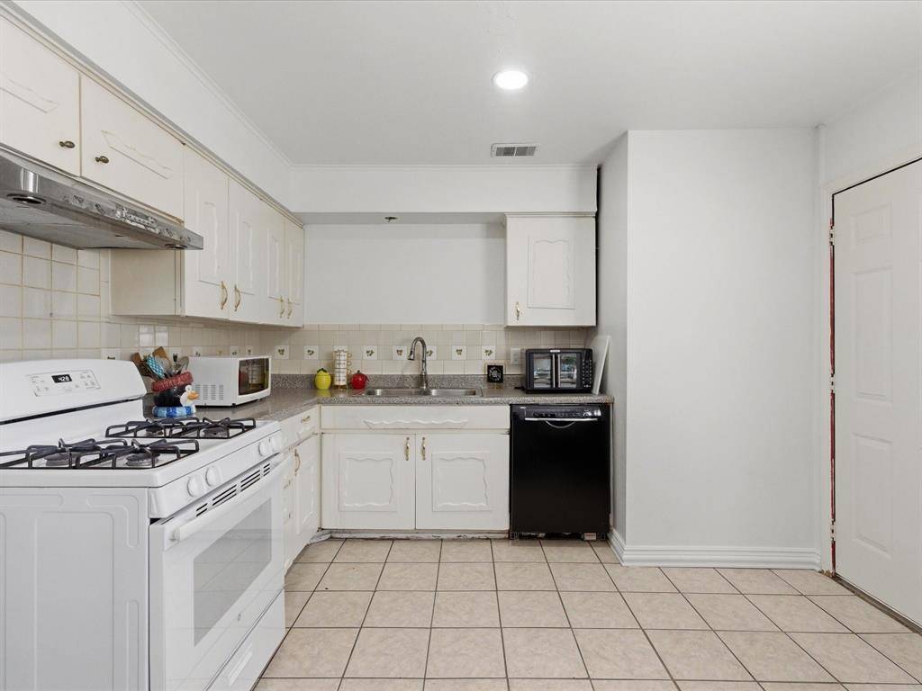 1905 Franklin Street, Irving, TX 75060