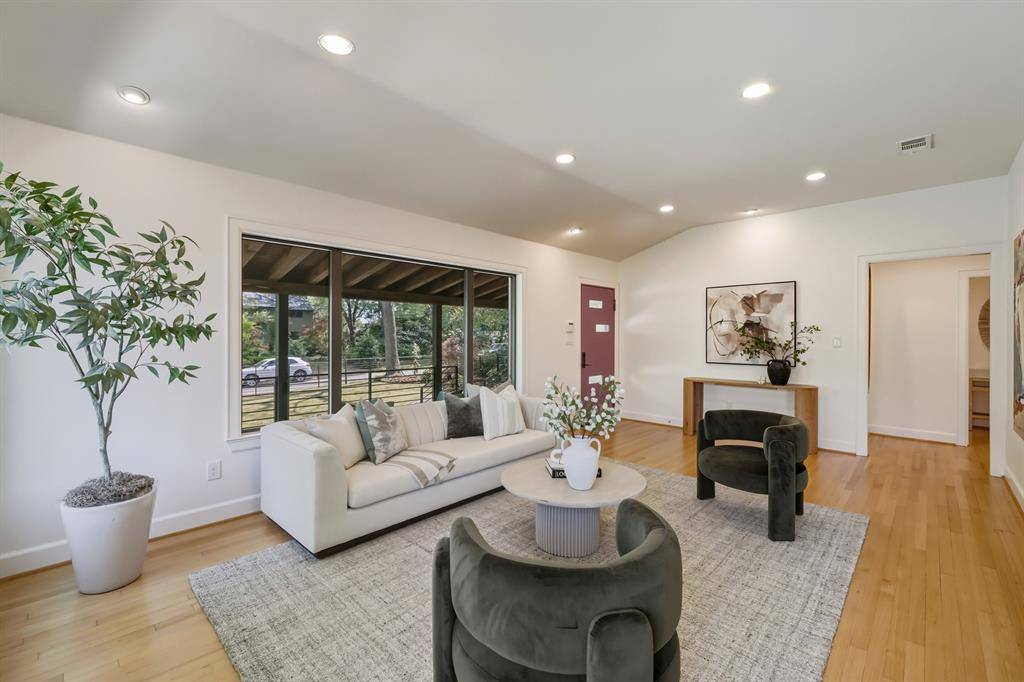 7211 Tokalon Drive, Dallas, TX 75214