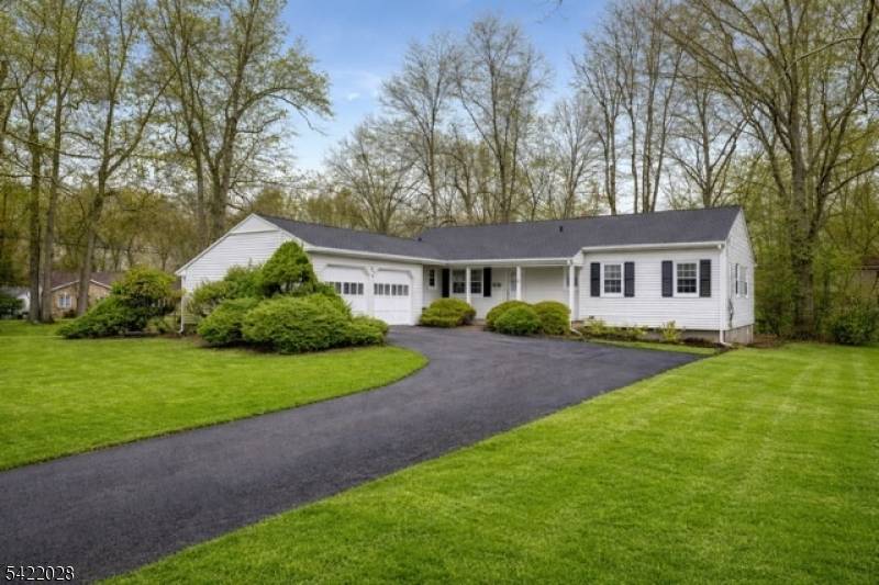 6 Windsor Way, Berkeley Heights Twp., NJ 07922