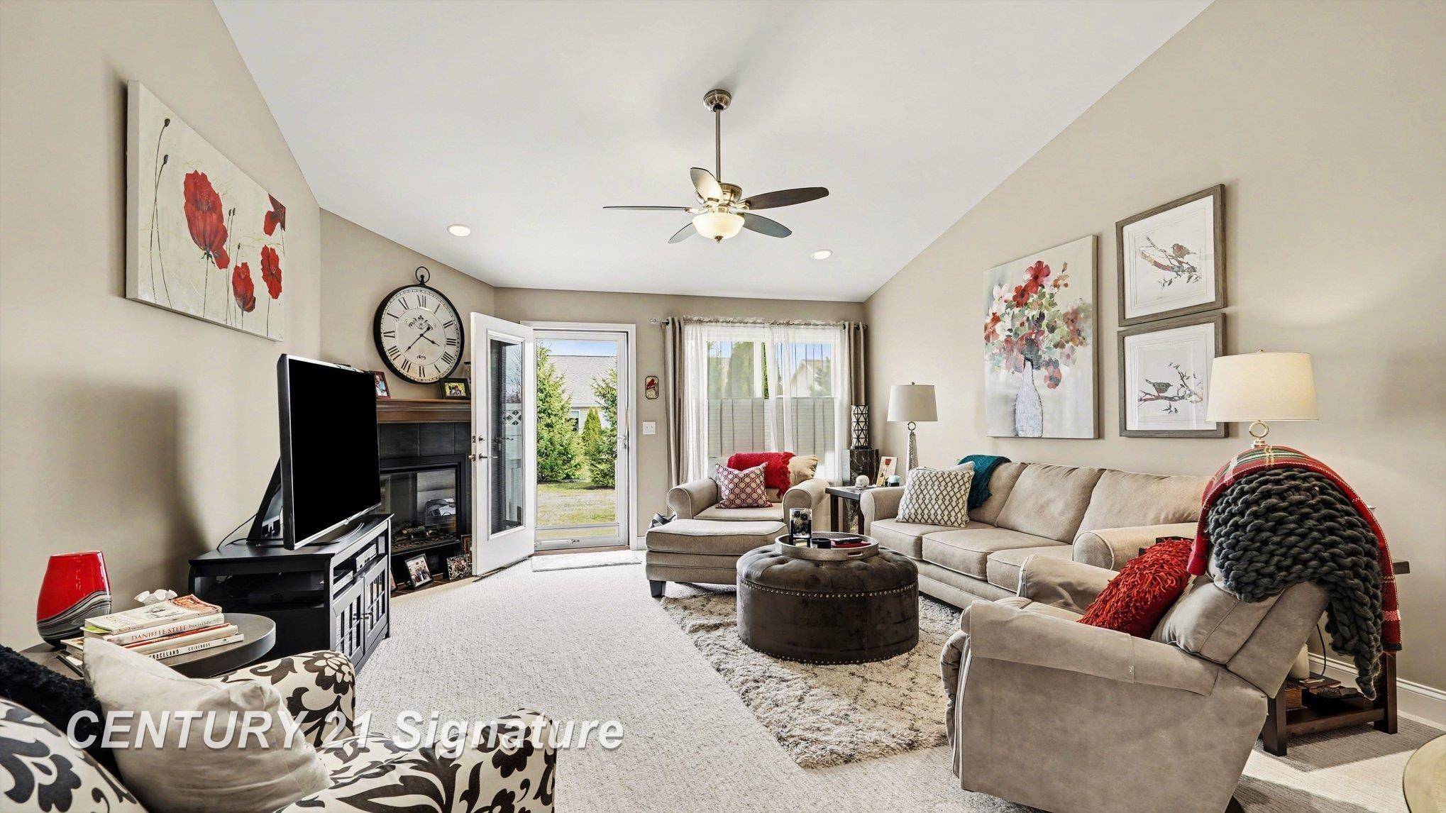 87 Tuscany CIR, Saginaw Twp, MI 48603