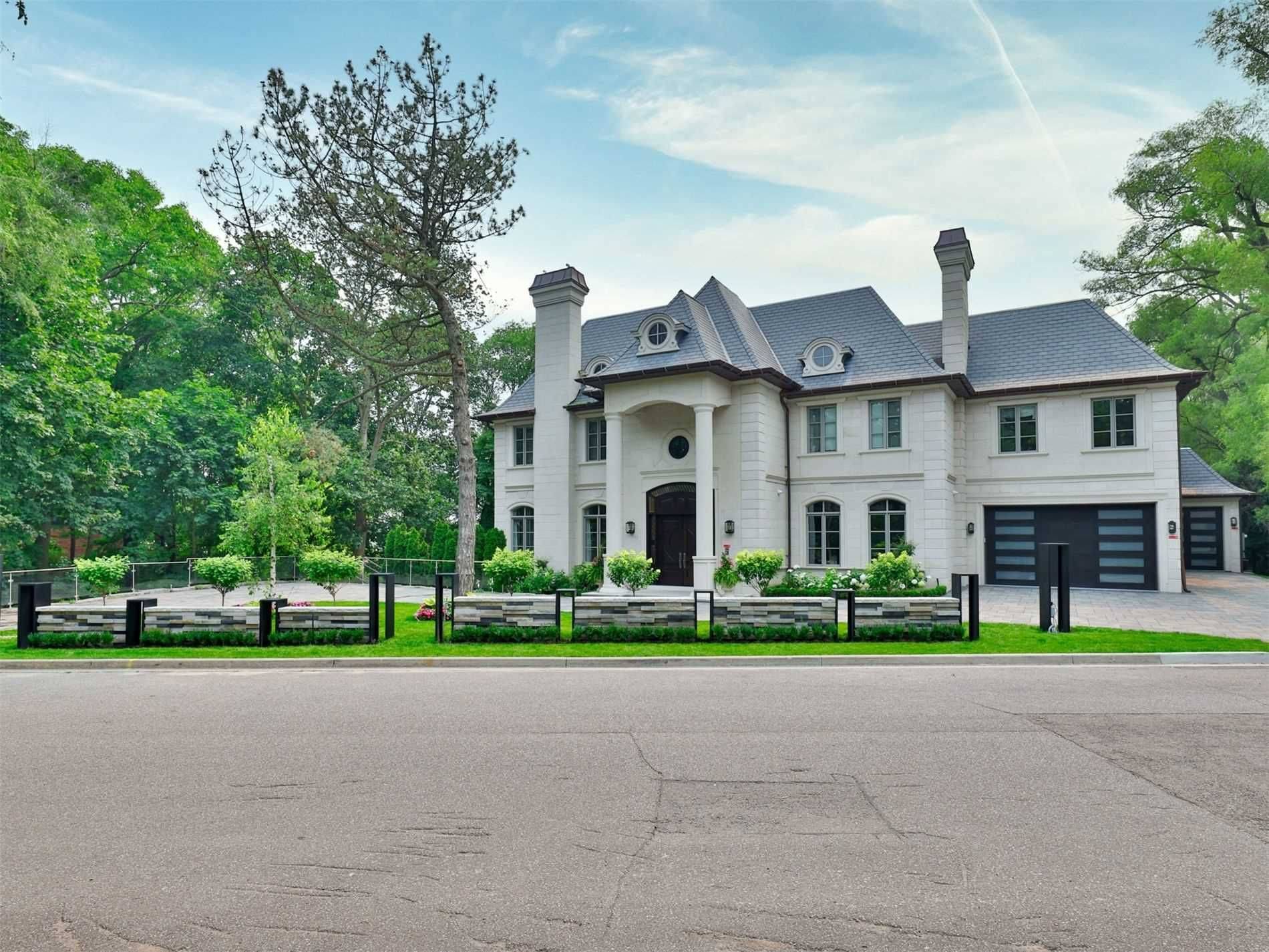 382 Old Yonge ST, Toronto C12, ON M2P 1R4