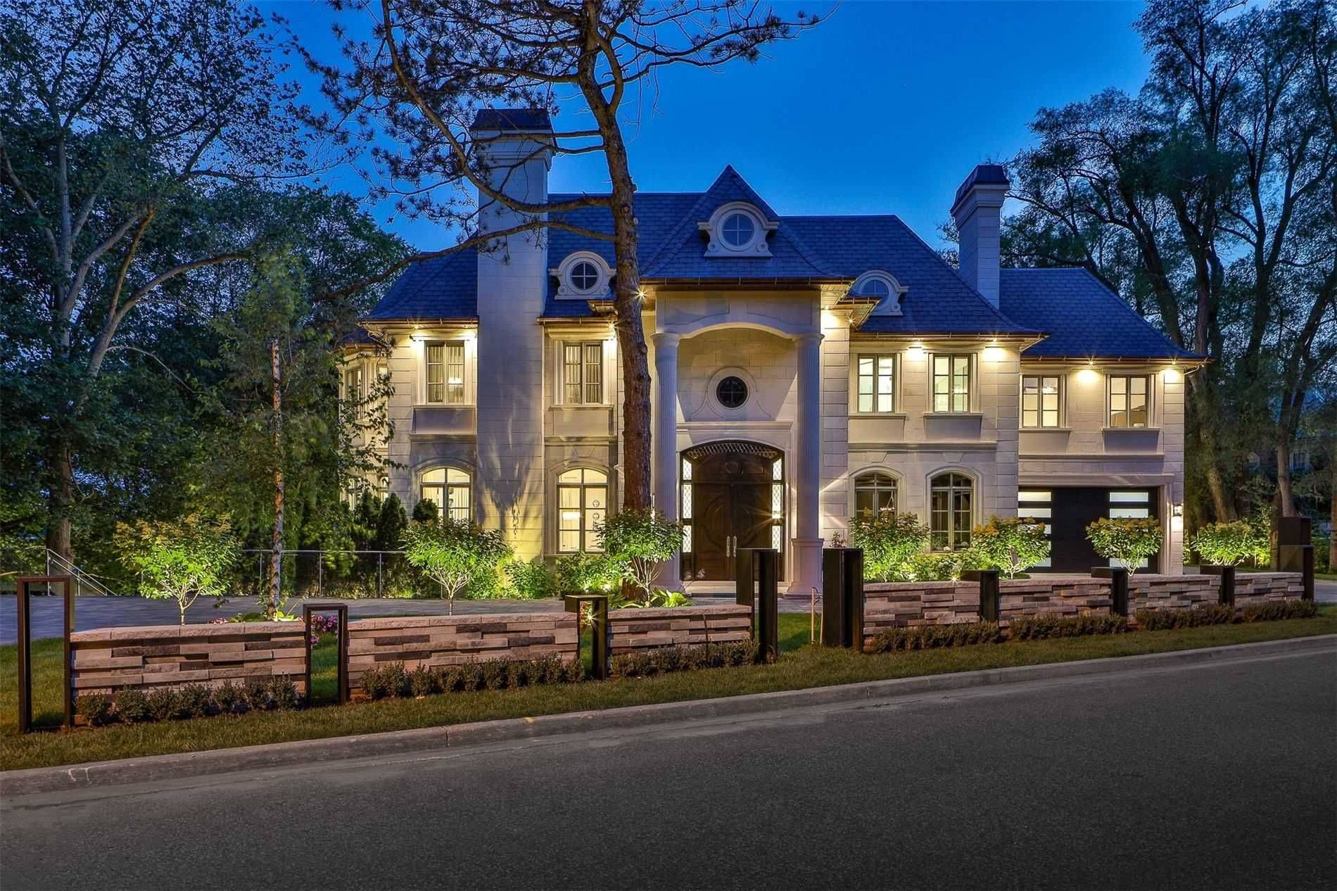 382 Old Yonge ST, Toronto C12, ON M2P 1R4