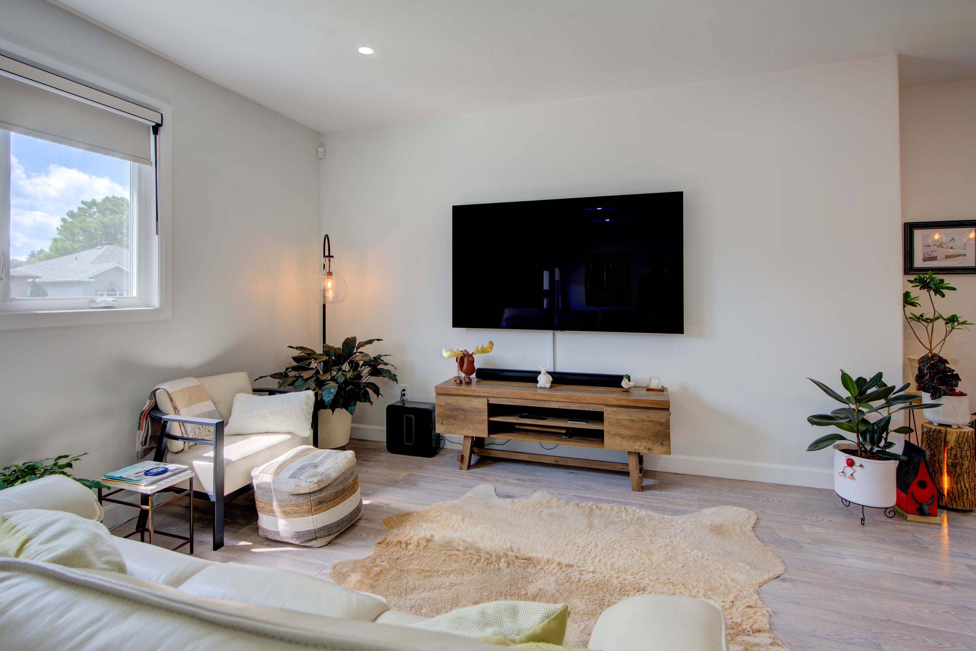 125 Maplecroft CT, Gananoque, ON K7G 0A6