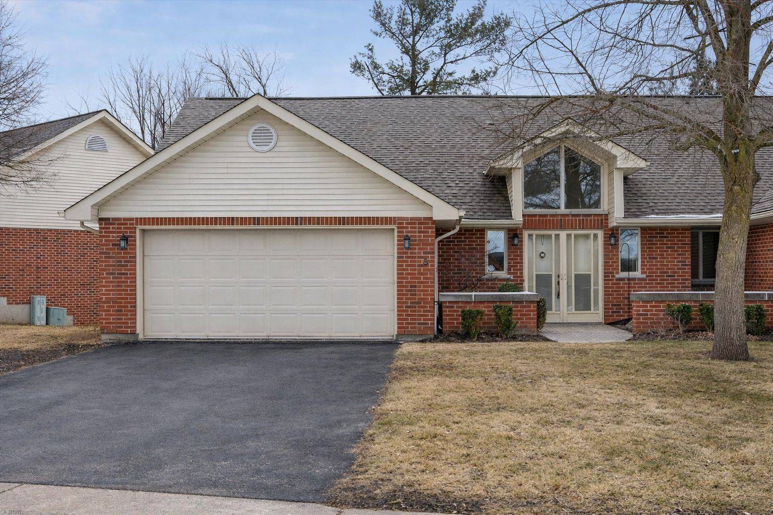 1121 Armour RD #8, Peterborough, ON K9H 7N8