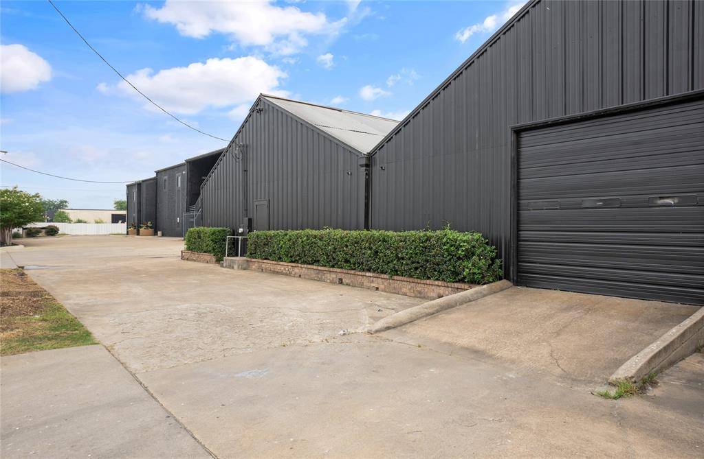 3500 Easy Street, Dallas, TX 75247