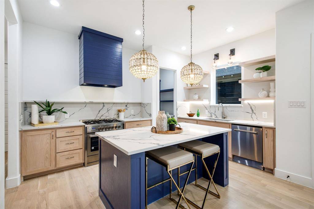 805 S Glasgow, Dallas, TX 75223