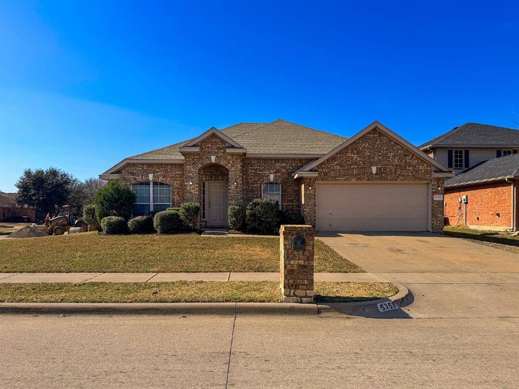 5353 Freestone Drive, Grand Prairie, TX 75052
