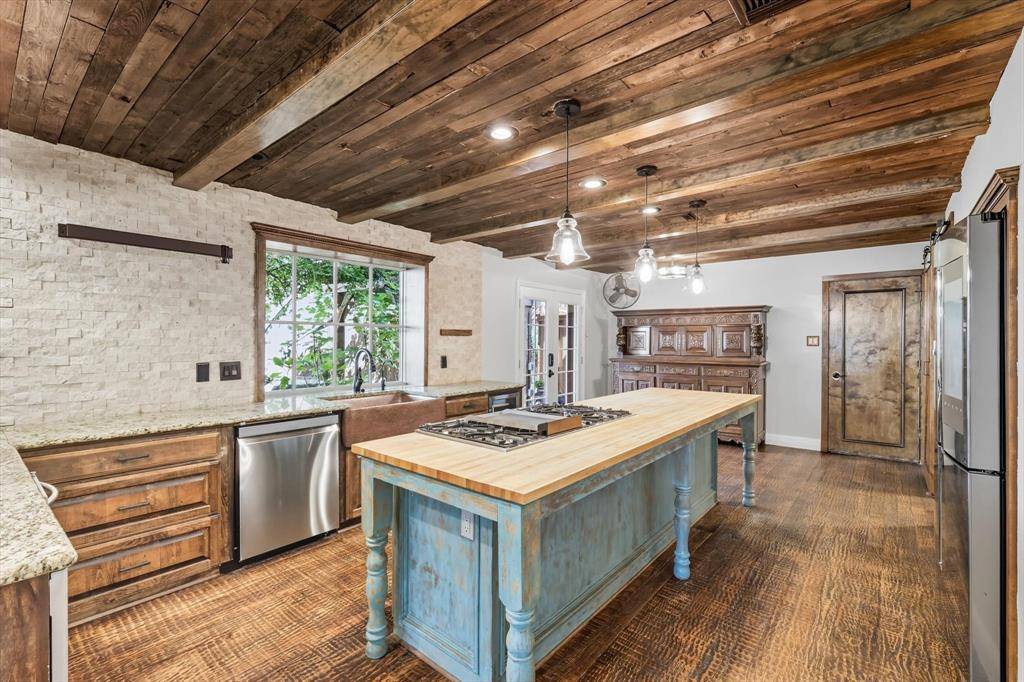 7632 Tallow Drive, Irving, TX 75063