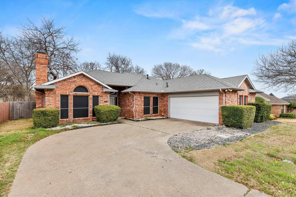 1021 Crestwood Court, Desoto, TX 75115