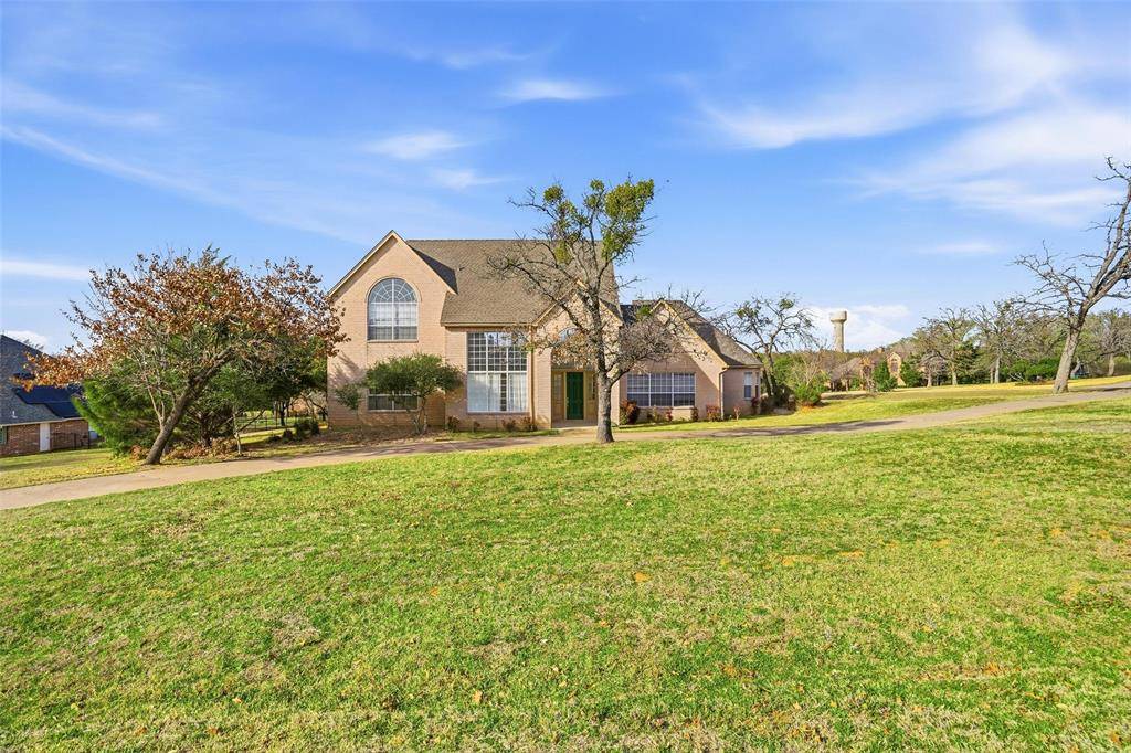 2829 Bent Oaks Drive, Burleson, TX 76028