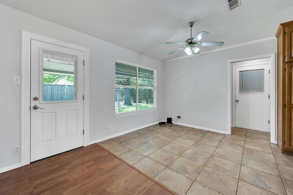 1022 Byron Lane, Arlington, TX 76012