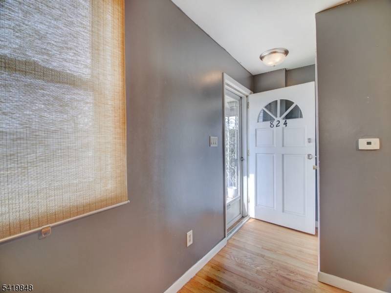 824 N Stiles St, Linden City, NJ 07036