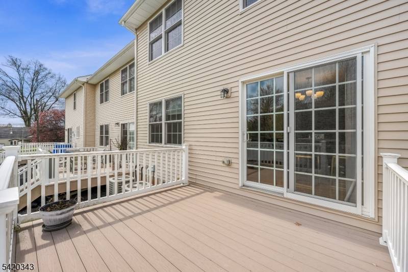 47 Harvey Ct, Clark Twp., NJ 07066