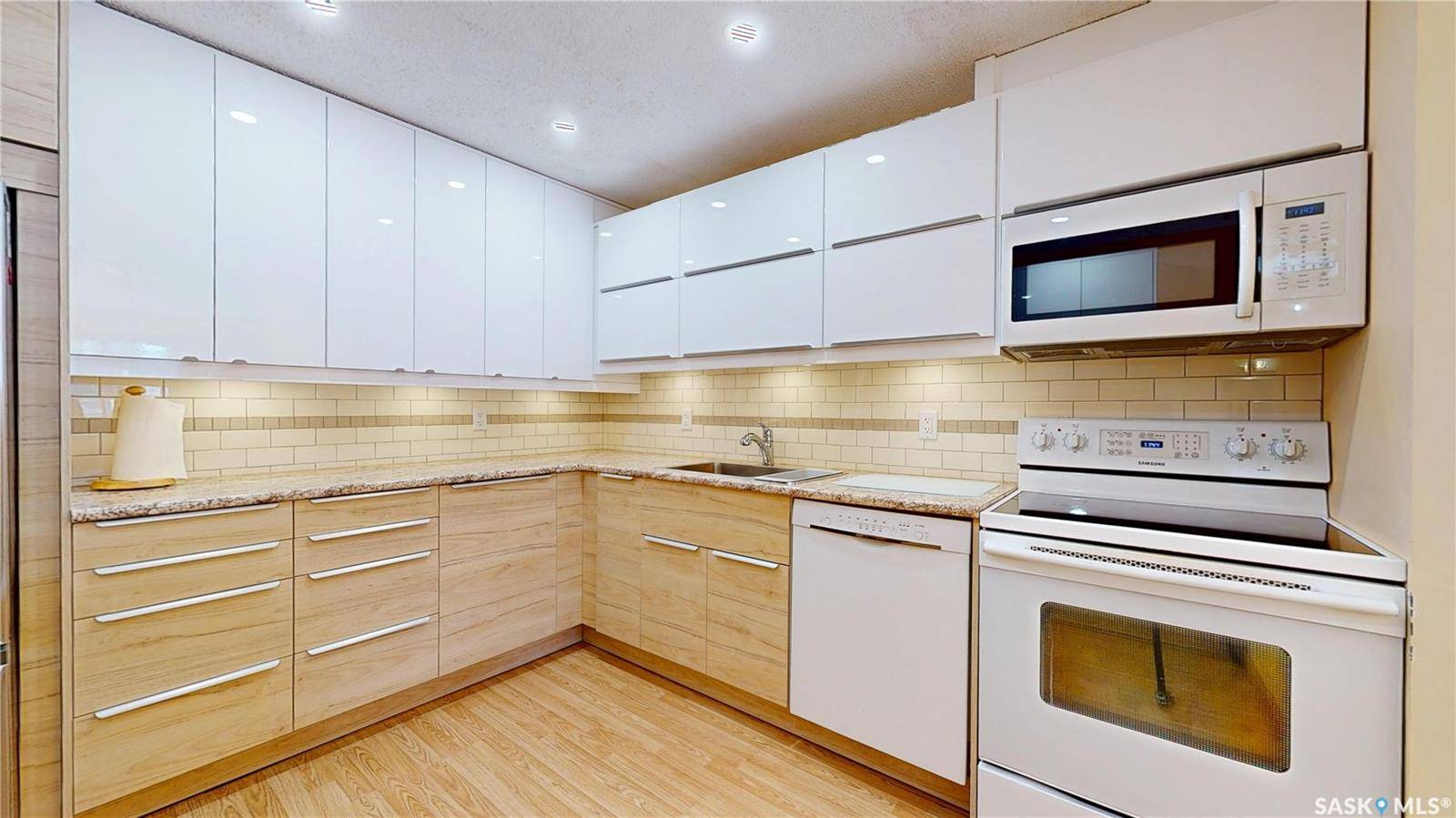 2727 VICTORIA AVENUE #107, Regina, SK S4T 1K4