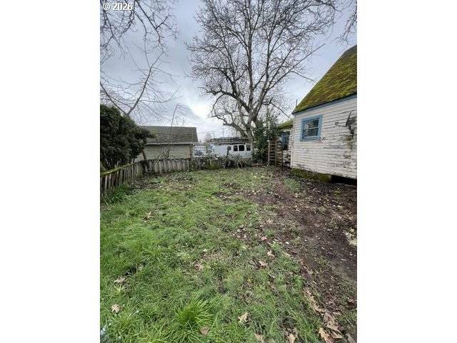 330 GROVE ST NE, Salem, OR 97301