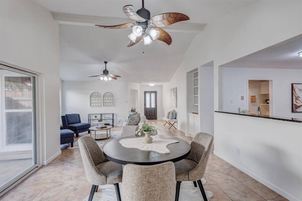 1417 Autumn Chase Square, Bedford, TX 76022